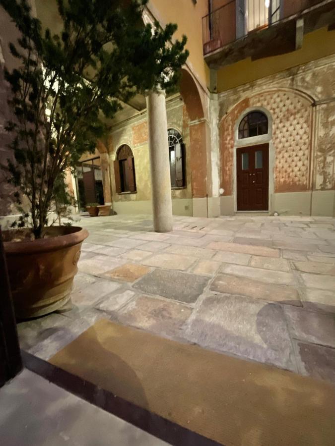 Apartment In 3 Minutes From Duomo Ingresso Via Dei Piatti Milan Exterior photo